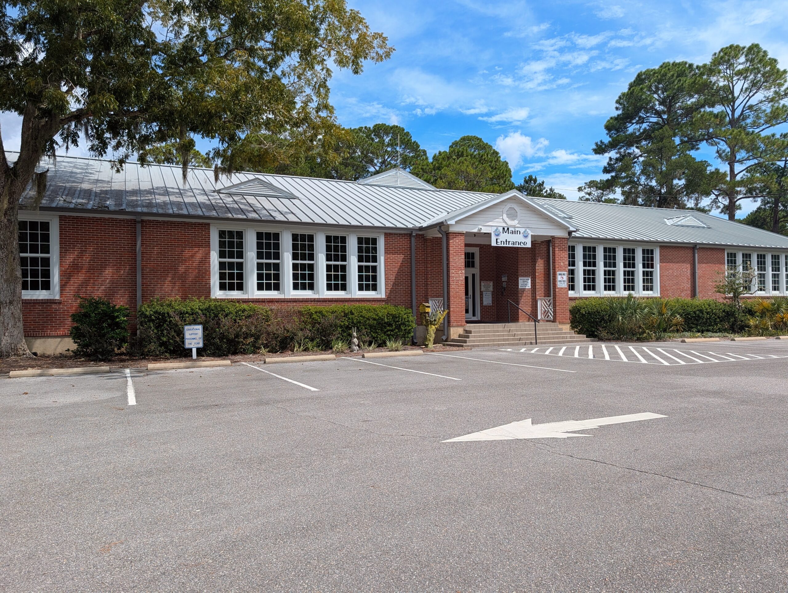 Emerald Coast Middle School in Point Washington, Florida, under mature oak trees